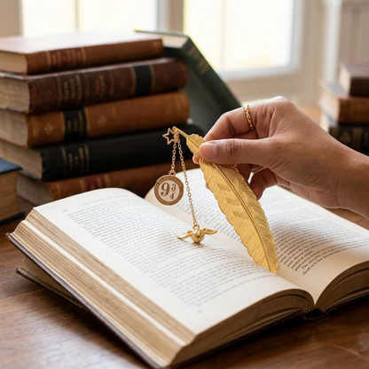 Marque-page Harry Potter Vif d’Or – Plume & Pompon Maisons Poudlard